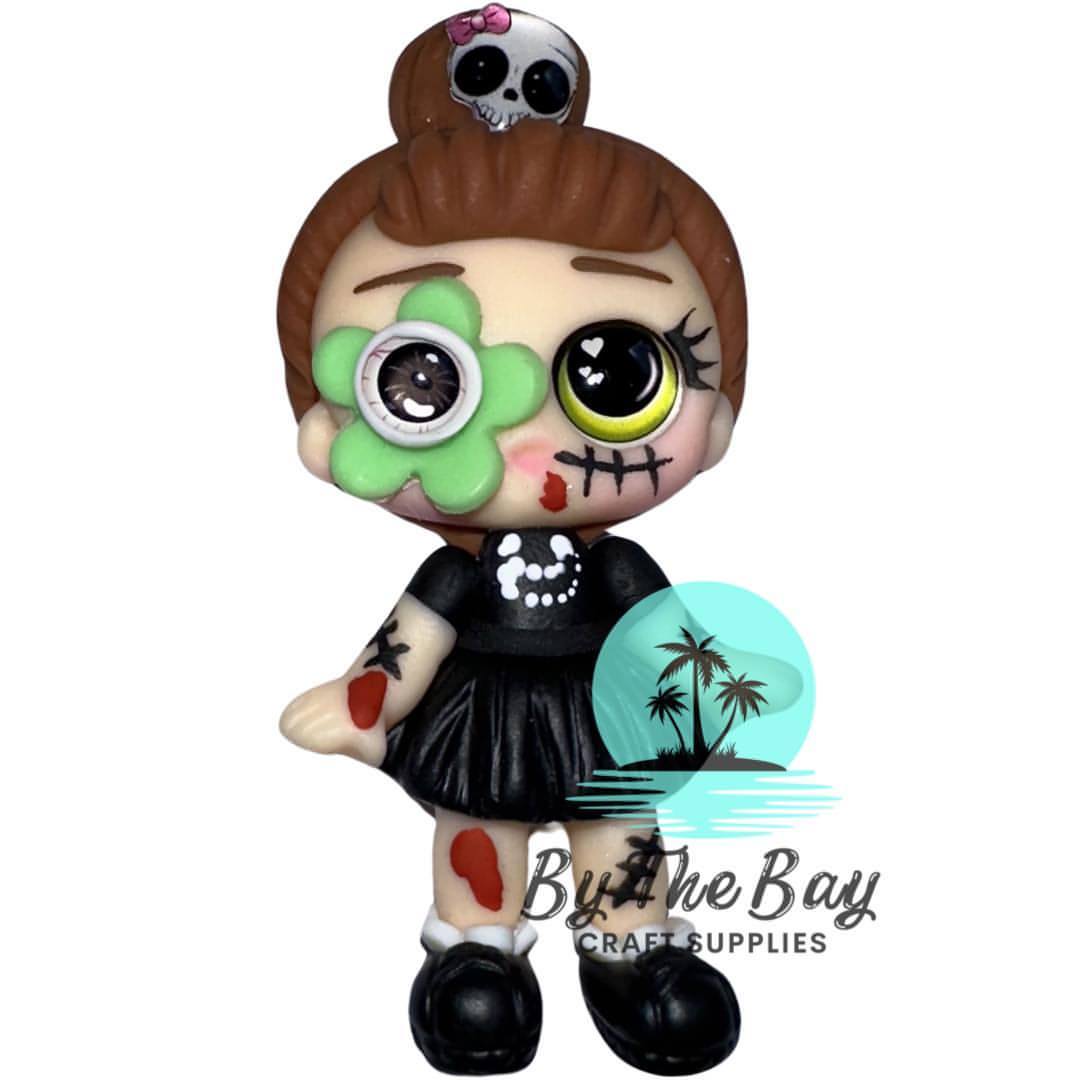 Skull bun zombie girl