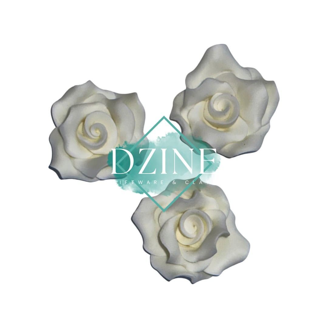 Medium White Roses 3pk (3cm)