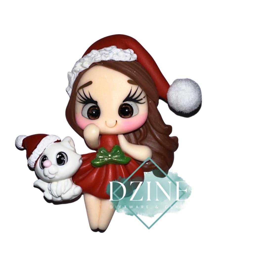 Christmas girl with kitten brown hair