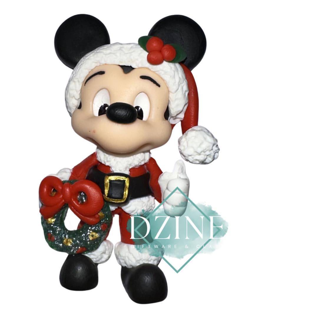 Christmas Mr Mouse with wreath