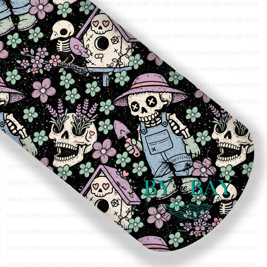 Garden Skelly Black