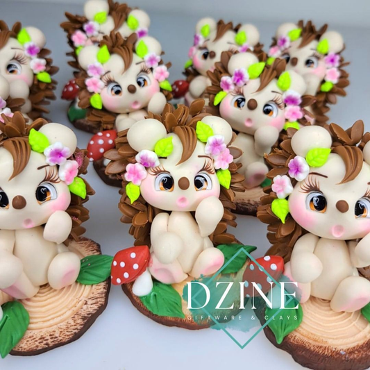 Hedgehog cake topper (6.5cm)