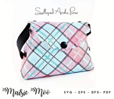 Scalloped Aroha Easy Stitch purse