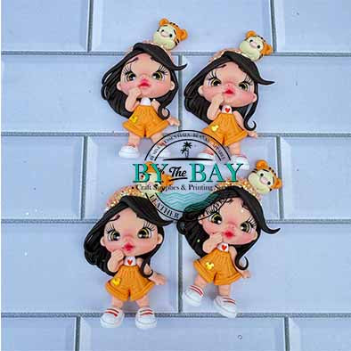 Girl wearing Tiger headband